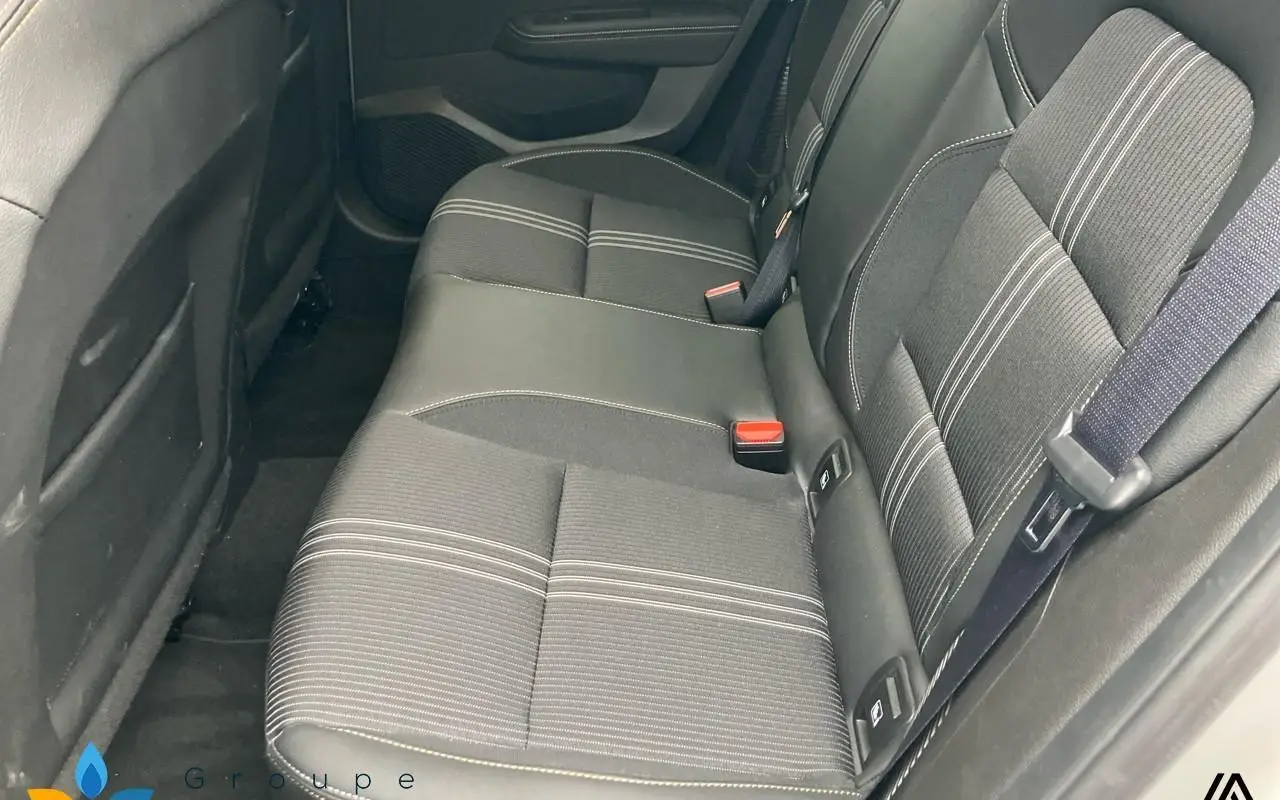 Renault Clio v Clio e-tech full hybrid 145 engineered 1012 9