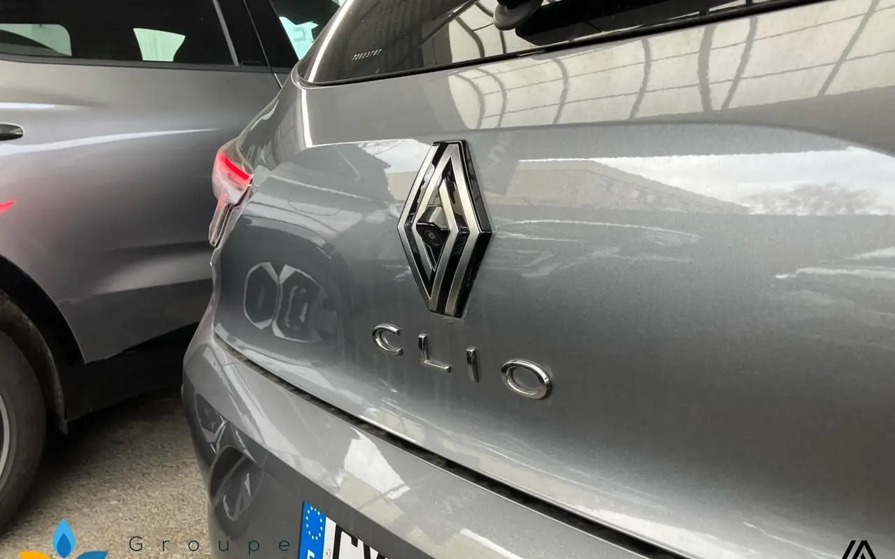 Renault Clio v Clio e-tech full hybrid 145 techno 1015 11