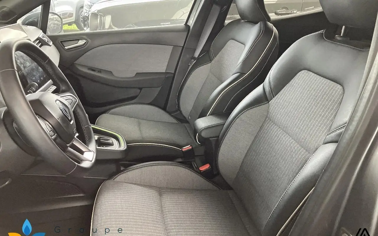 Renault Clio v Clio e-tech full hybrid 145 techno 1015 8