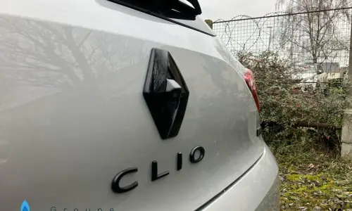 Renault Clio v Clio e-tech full hybrid 145 engineered 1017 12