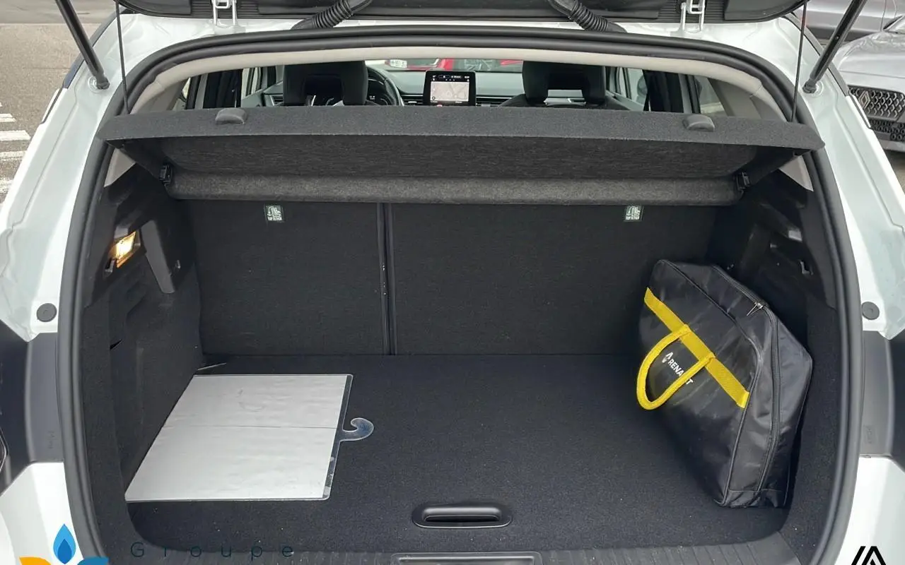 Renault Captur E-tech 145 - 21b initiale paris 1026 10