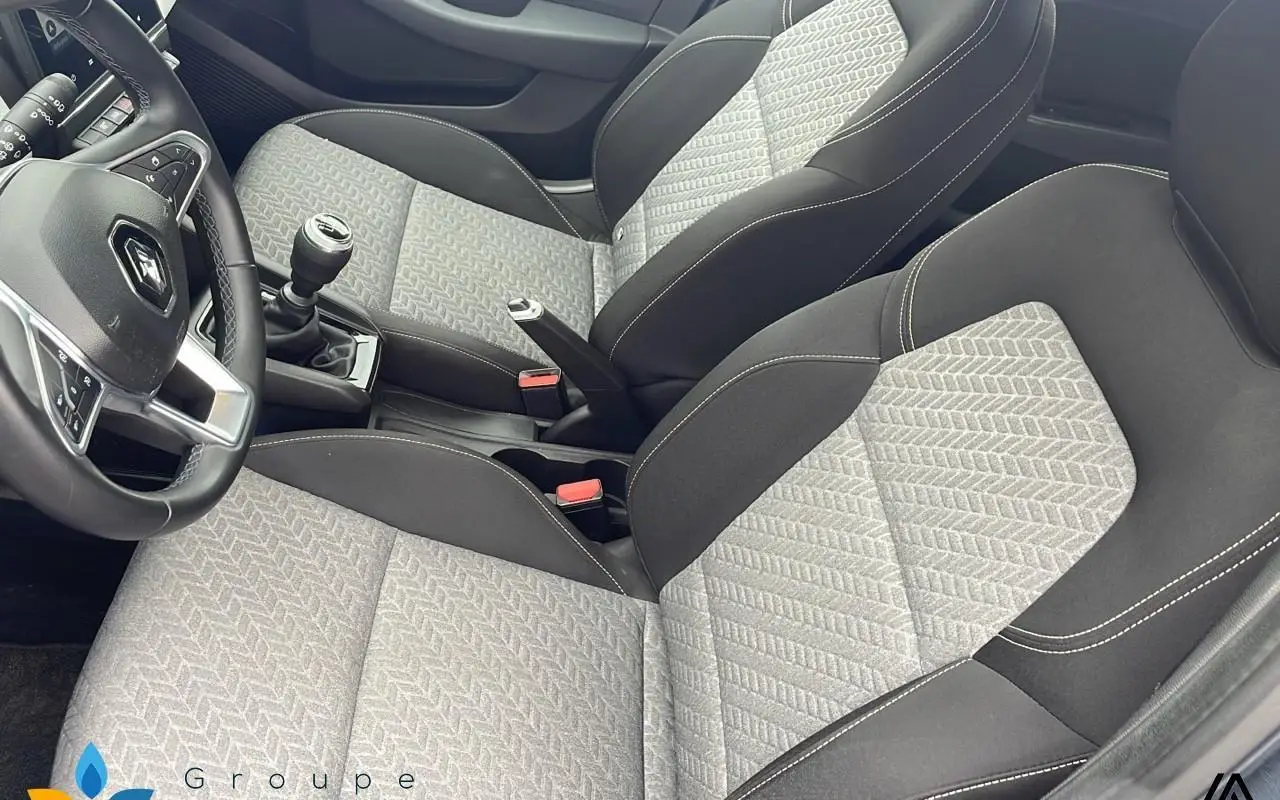 Renault Clio v Clio tce 90 - 21n limited 1027 8