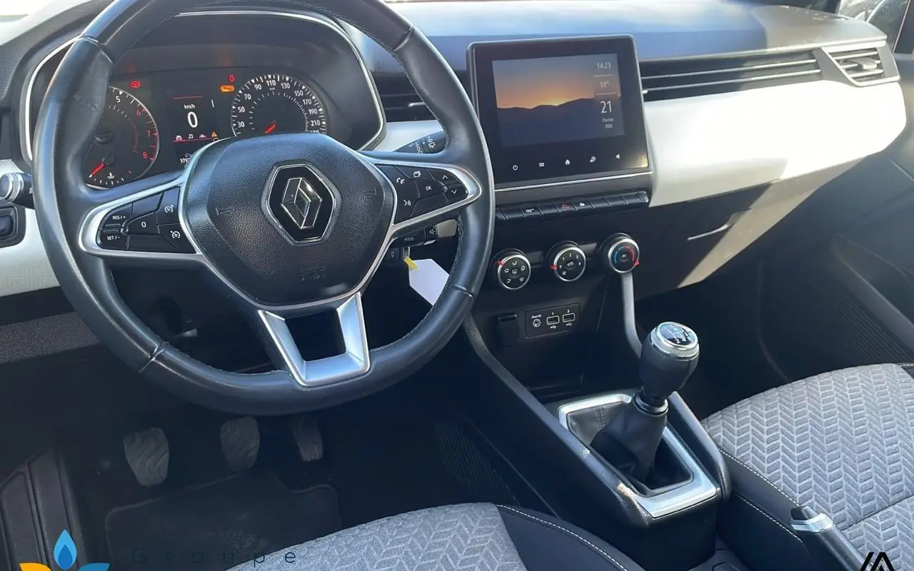 Renault Clio v Clio sce 65 - 21 limited 1029 6