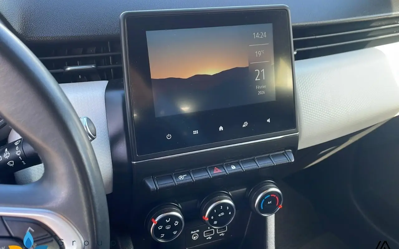 Renault Clio v Clio sce 65 - 21 limited 1029 7