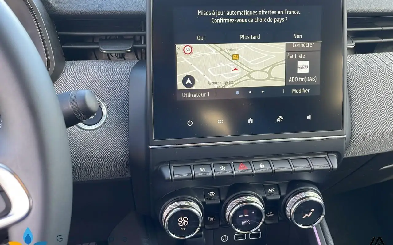 Renault Clio v Clio e-tech full hybrid 145 ch gsr2 techno 1030 7