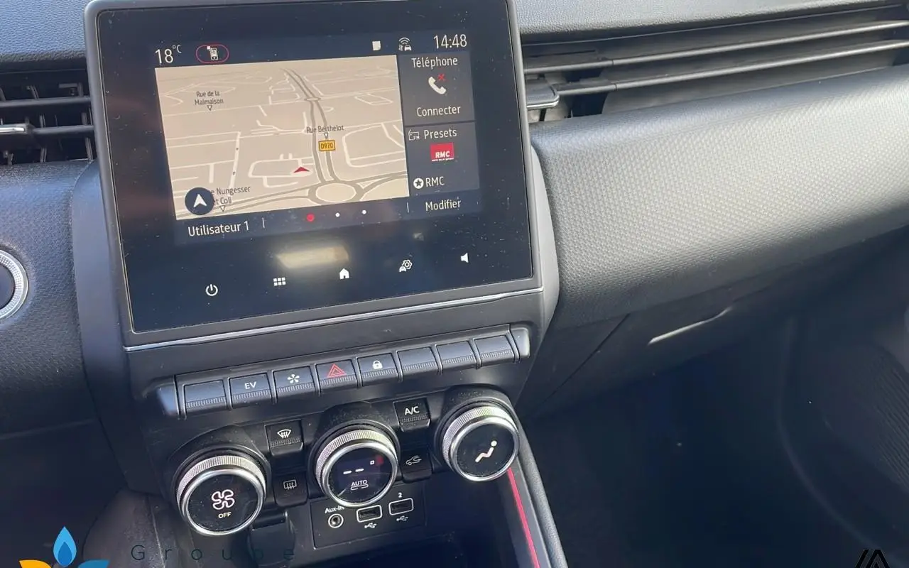 Renault Clio v Clio e-tech 140 intens 1034 7