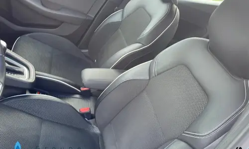 Renault Clio v Clio e-tech 140 intens 1034 8