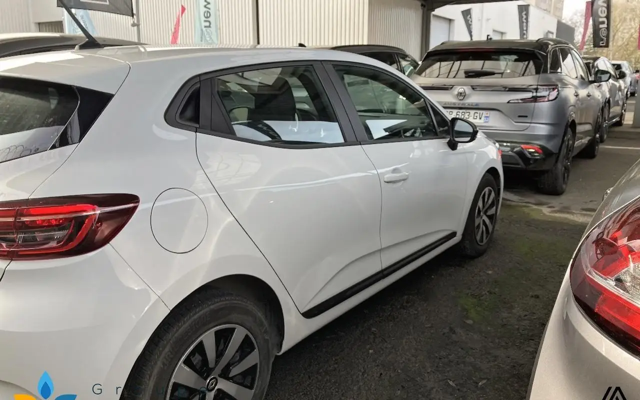 Renault Clio v Clio tce 90 equilibre 1035 4