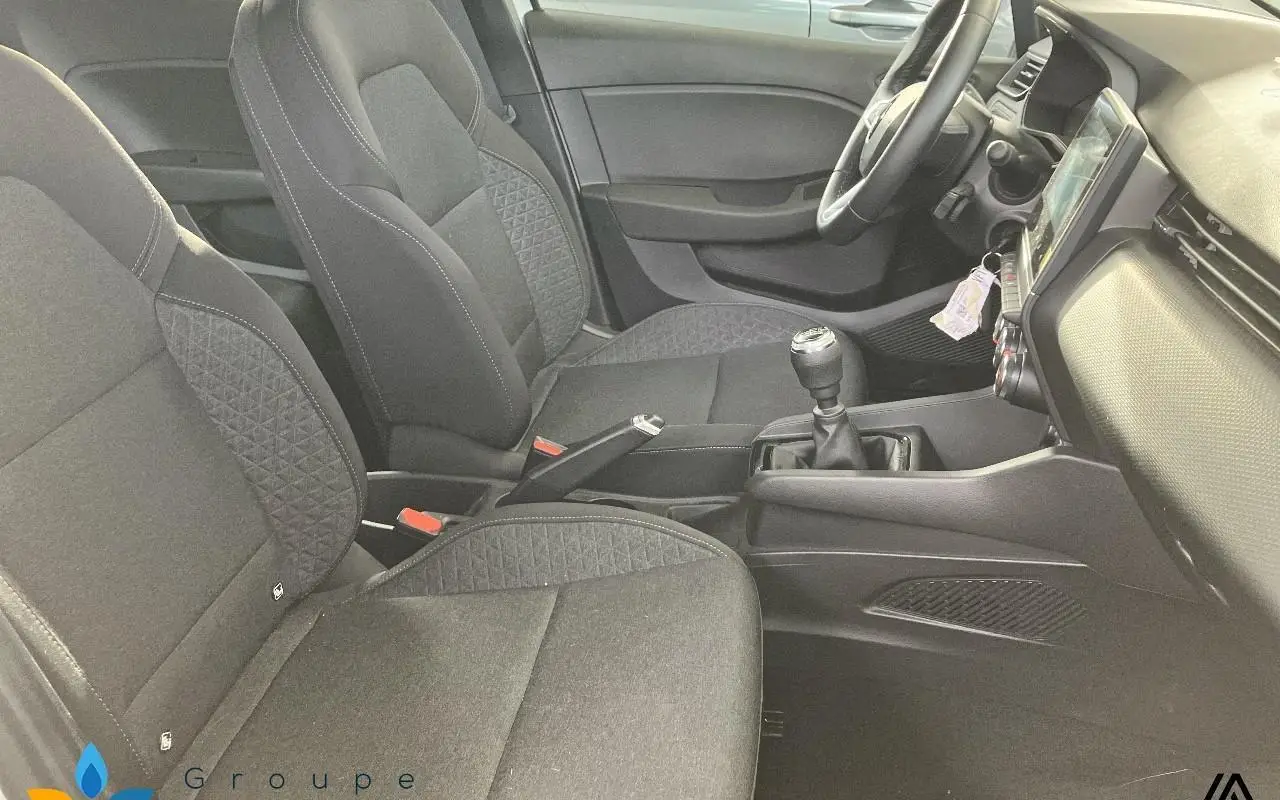 Renault Clio v Clio tce 90 equilibre 1035 8