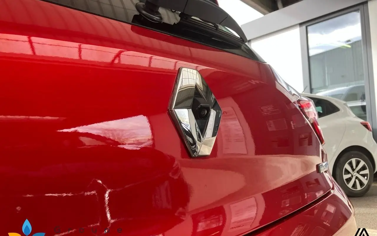 Renault Clio v Clio e-tech 140 intens 1038 12