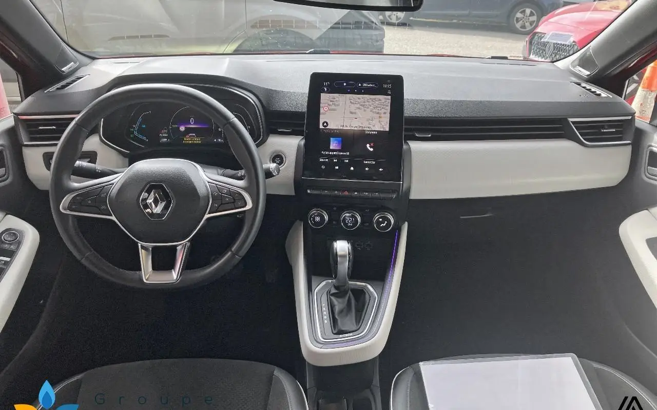 Renault Clio v Clio e-tech 140 intens 1038 6