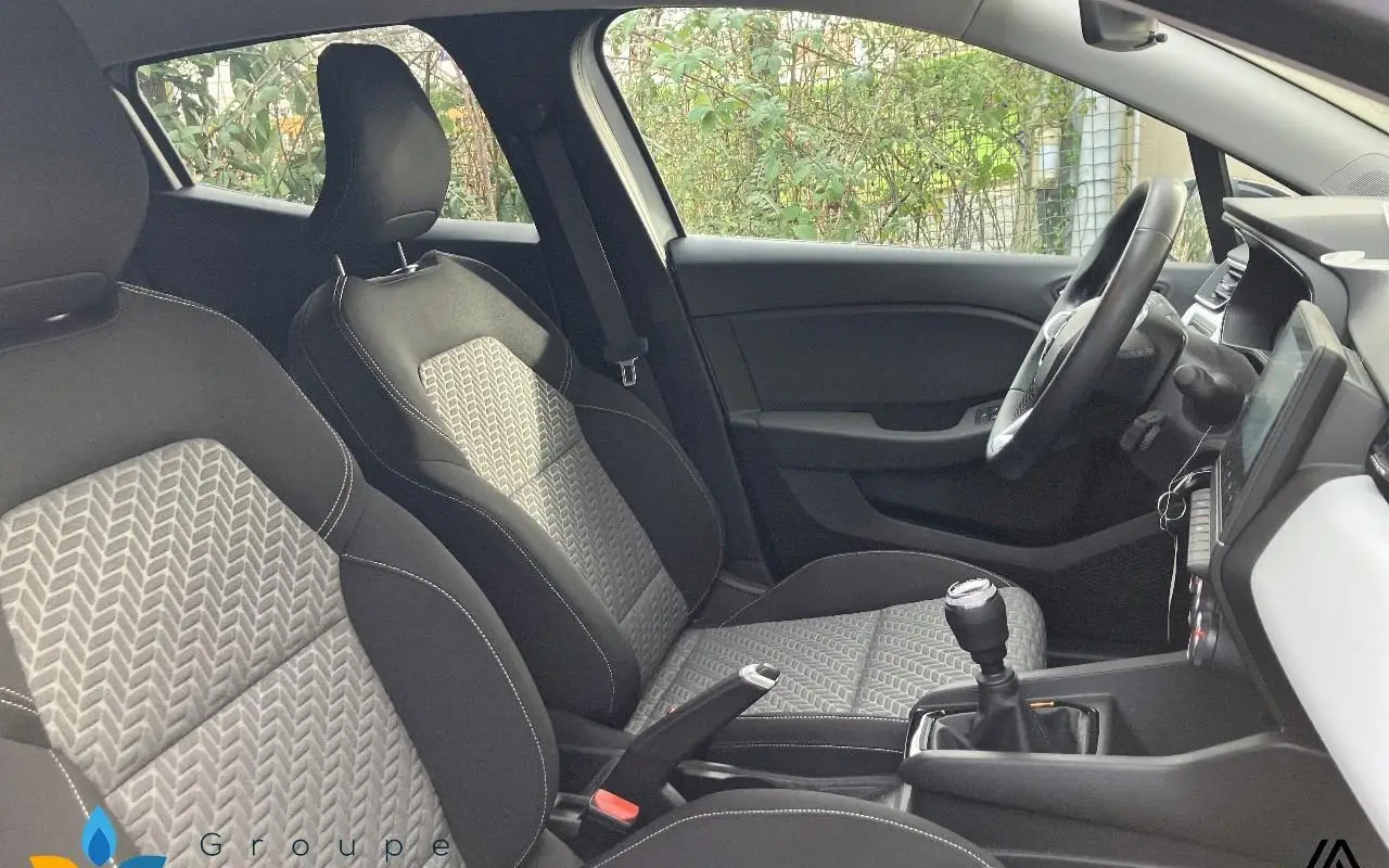 Renault Clio v Clio tce 90 evolution 1042 8