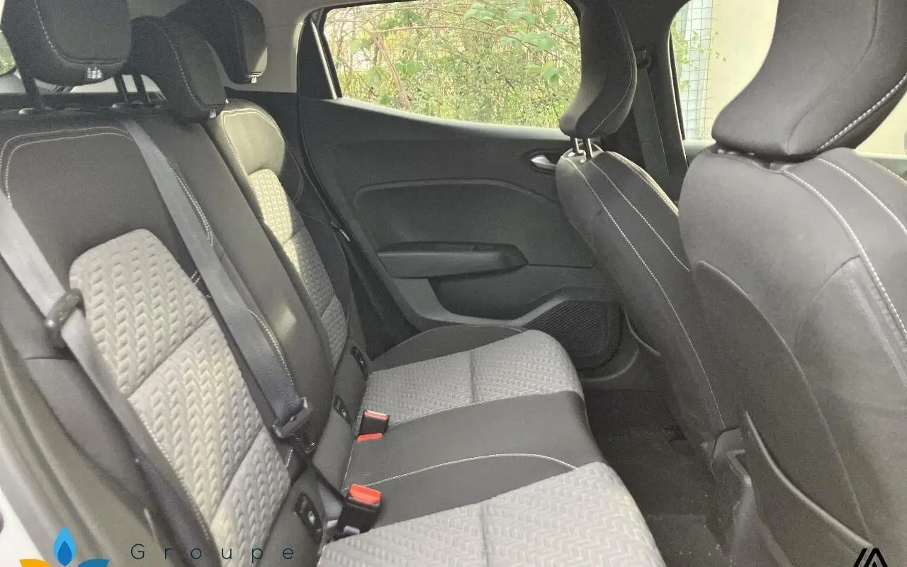 Renault Clio v Clio tce 90 evolution 1042 9