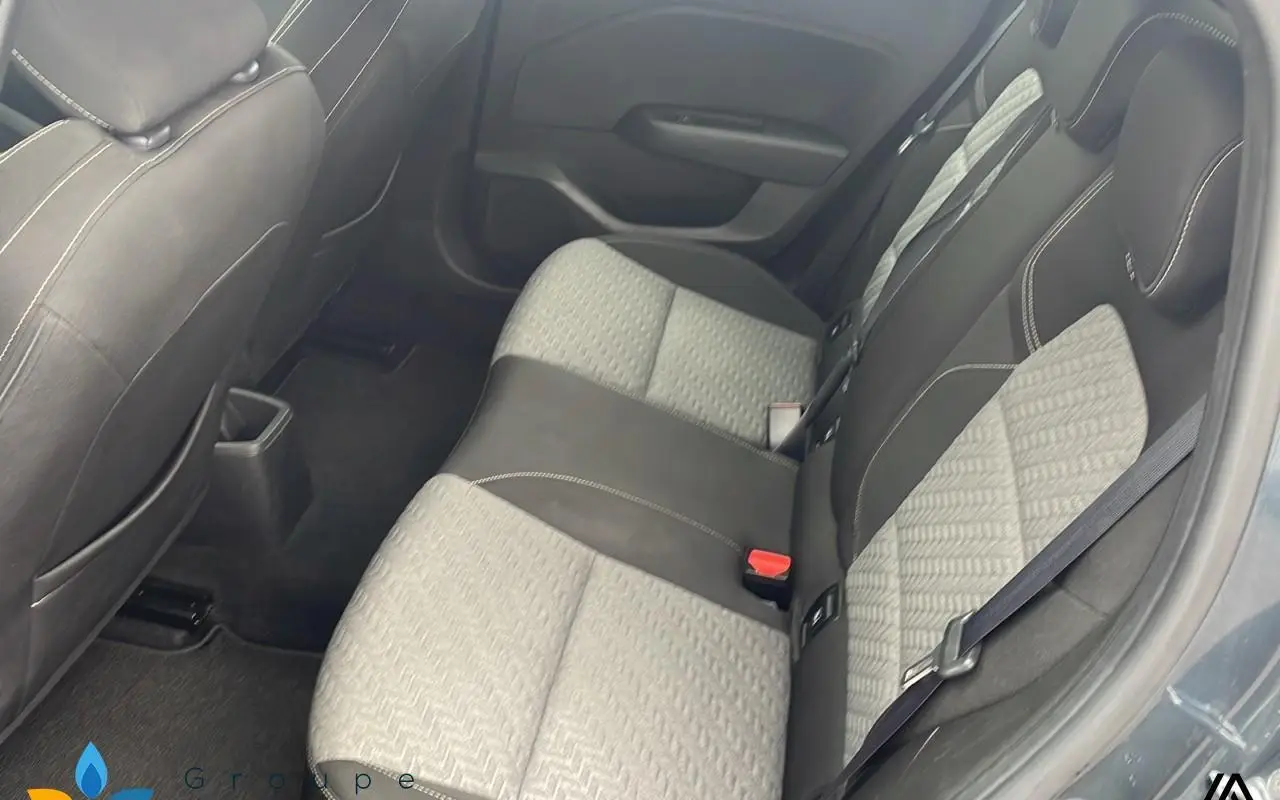 Renault Clio v Clio tce 90 - 21n limited 1050 9