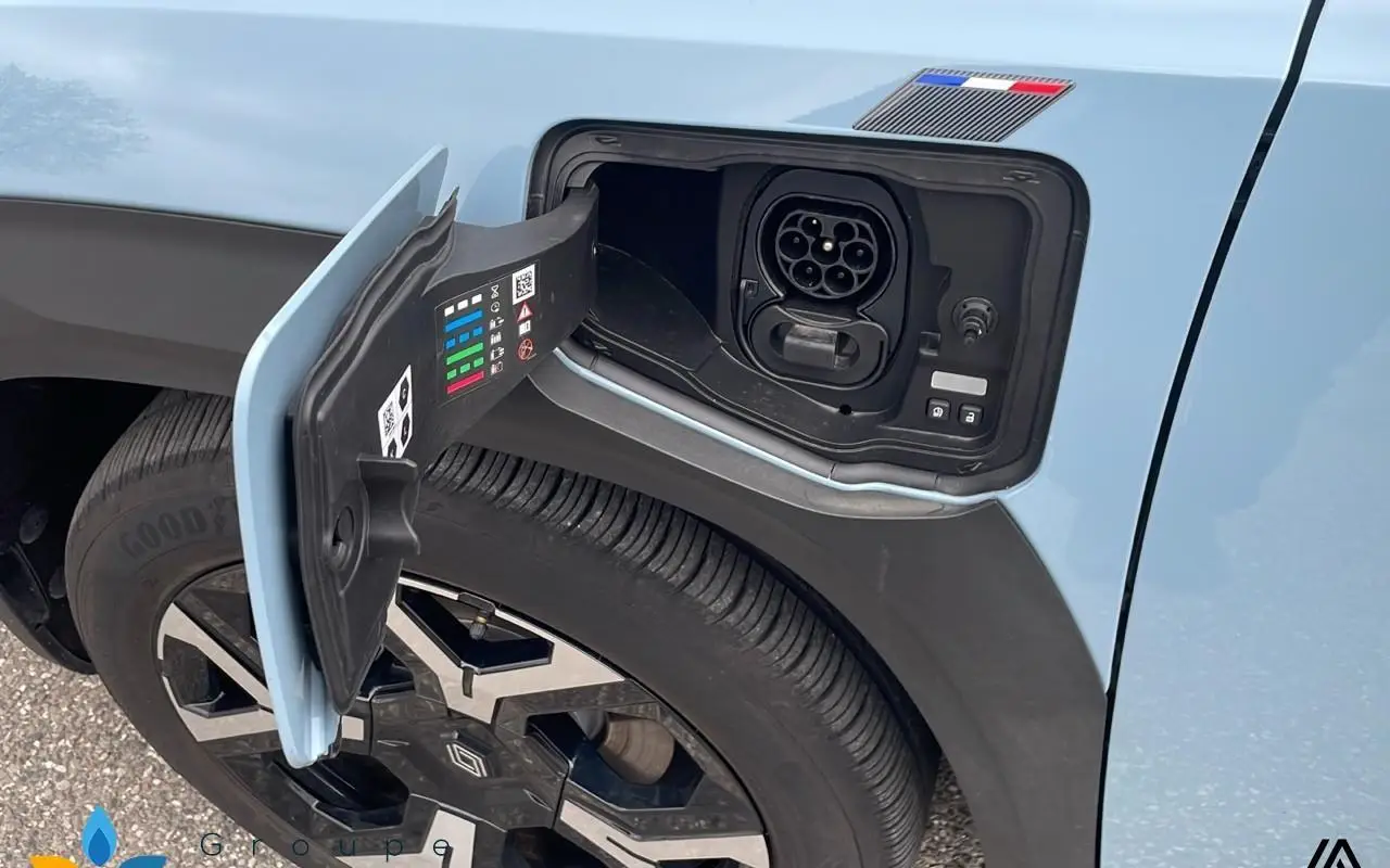 Renault 4 e-tech electrique Renault 4 e-tech electrique 150 ch autonomie confort techno 1075 13