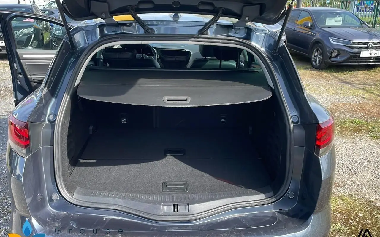 Renault Megane iv estate Megane iv estate blue dci 115 edc techno 1083 10