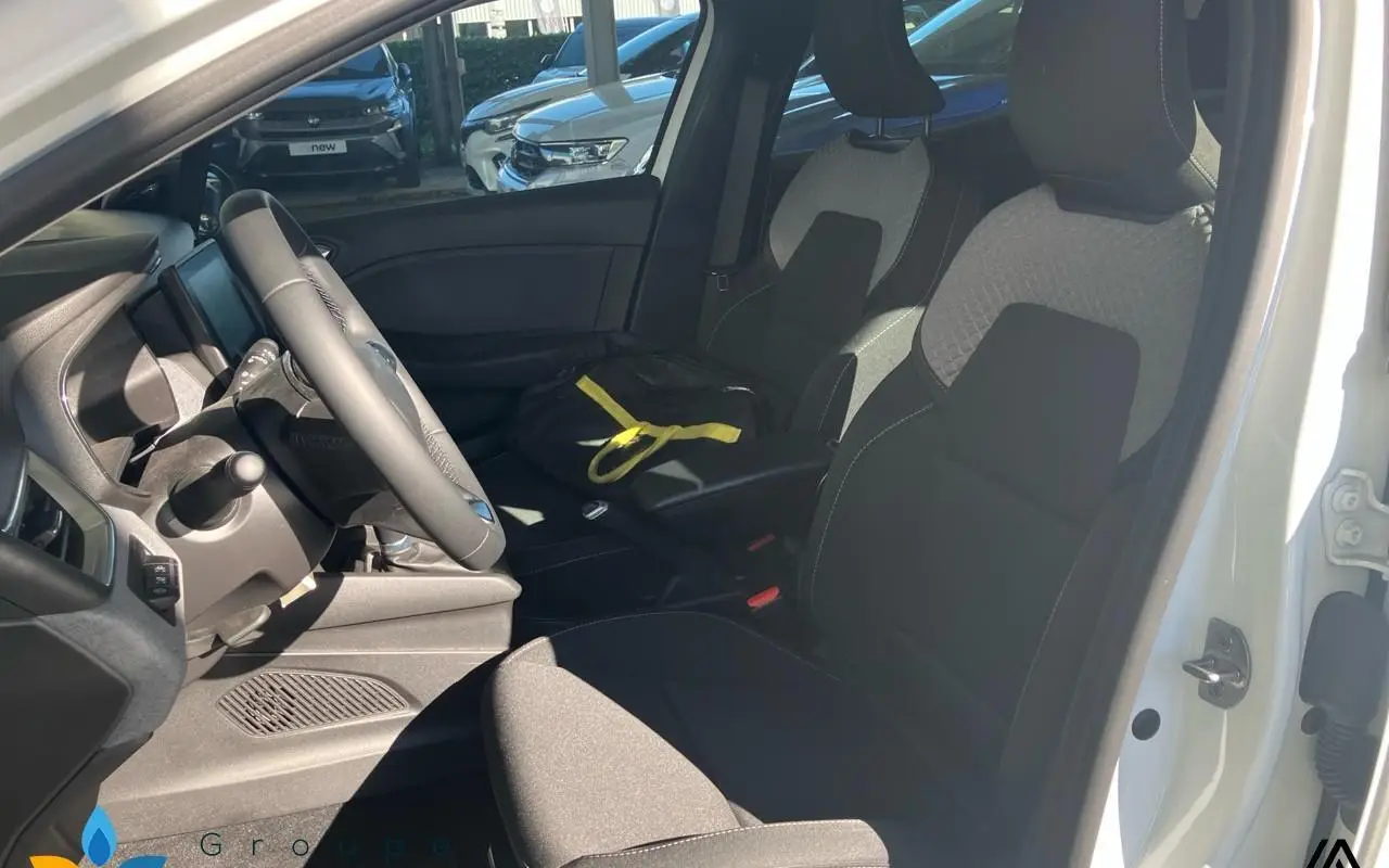 Renault Clio v Clio e-tech full hybrid 145 ch gsr2 evolution 1089 8