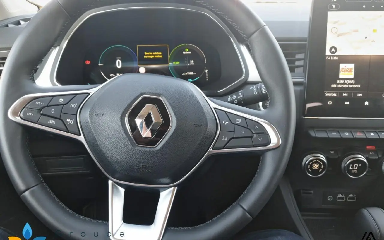 Renault Captur E-tech full hybrid 145 techno 1096 6