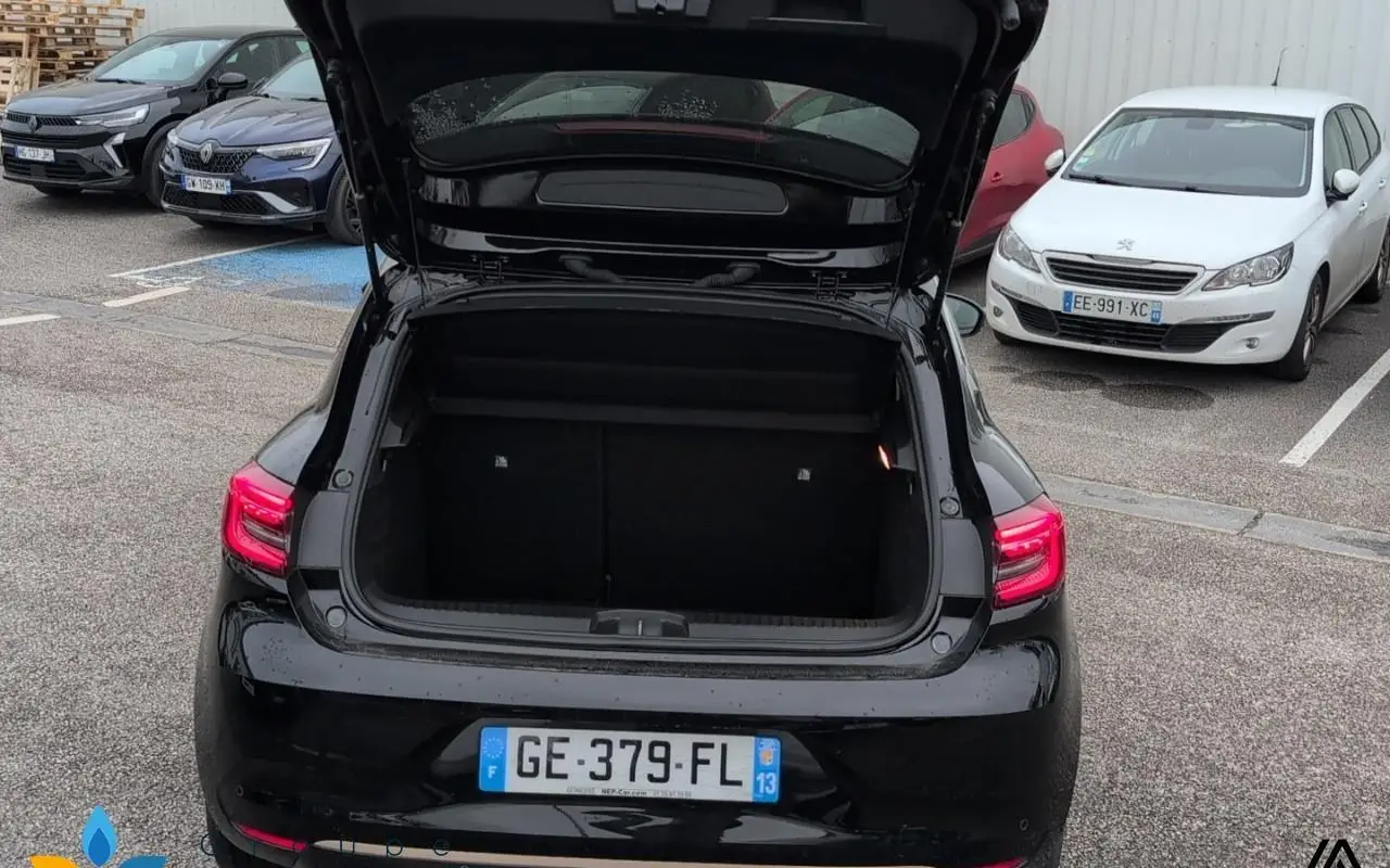 Renault Clio v Clio e-tech 140 - 21n sl lutecia 1105 10