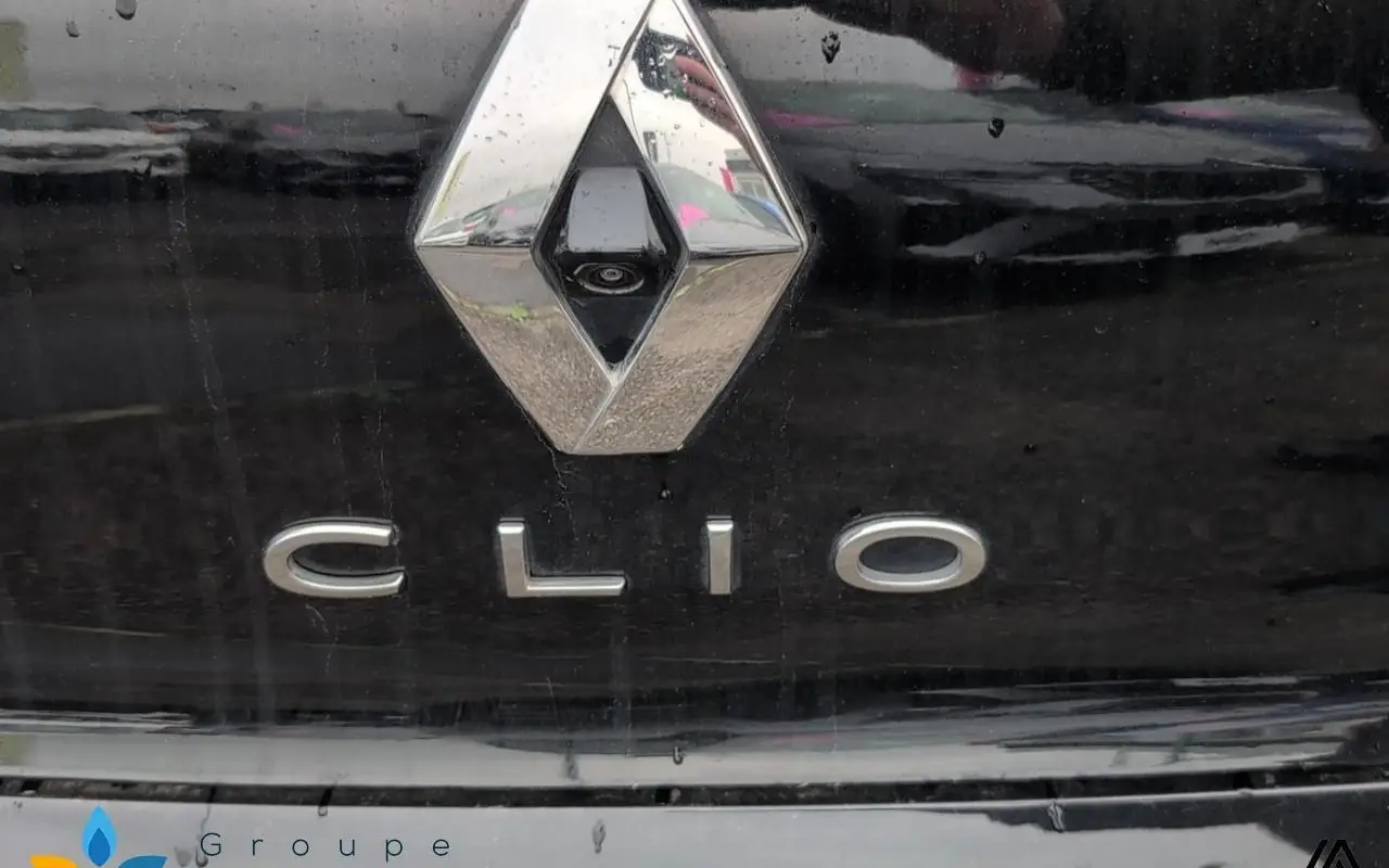 Renault Clio v Clio e-tech 140 - 21n sl lutecia 1105 12