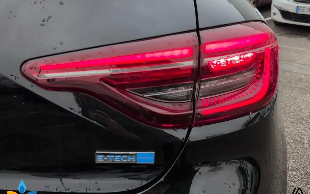 Renault Clio v Clio e-tech 140 - 21n sl lutecia 1105 13