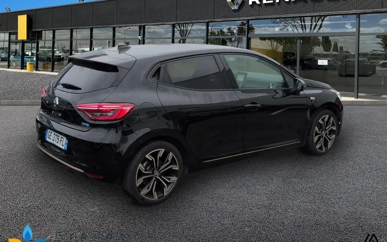 Renault Clio v Clio e-tech 140 - 21n sl lutecia 1105 3