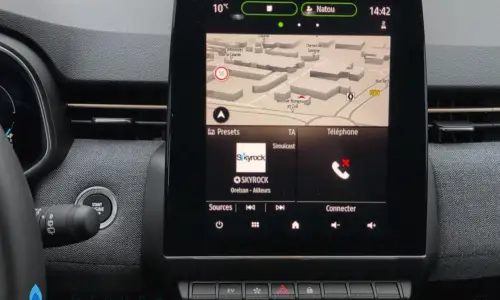 Renault Clio v Clio e-tech 140 - 21n sl lutecia 1105 7