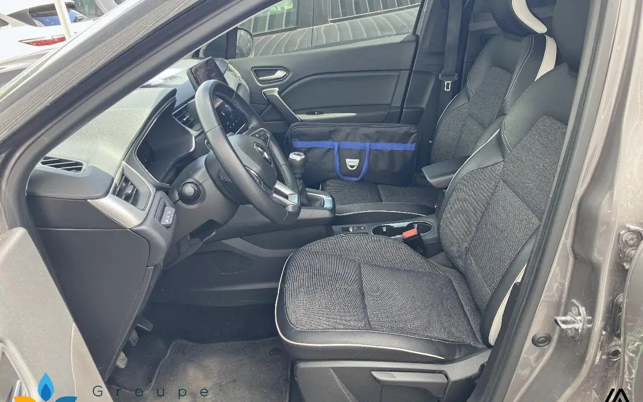 Renault Captur Mild hybrid 140 techno fast track 1132 8