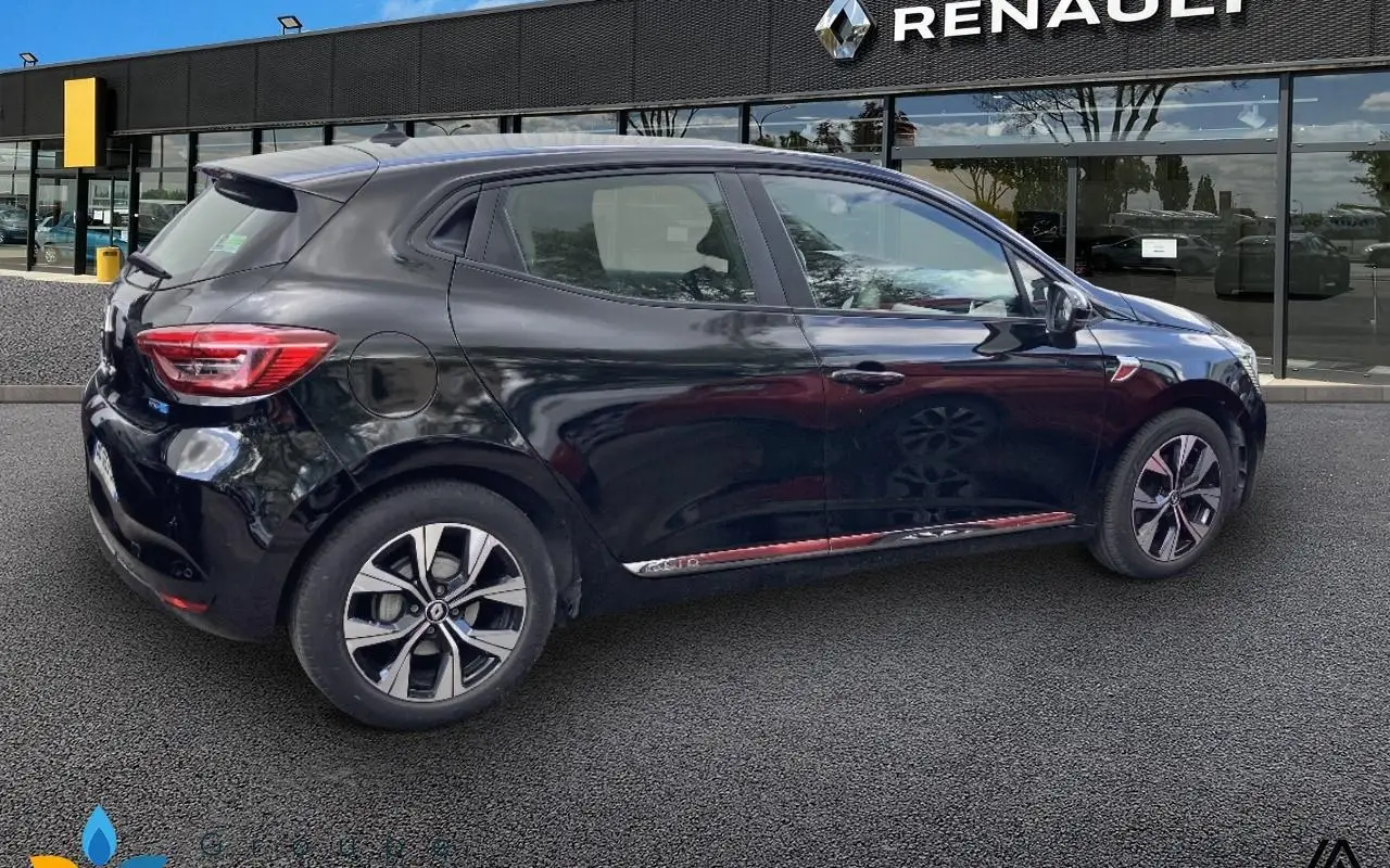 Renault Clio v Clio e-tech 140 - 21n limited 1136 4
