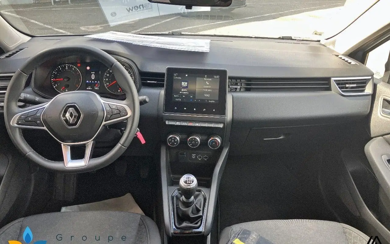 Renault Clio v Clio tce 90 equilibre 1142 6