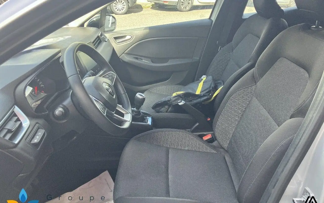 Renault Clio v Clio tce 90 equilibre 1142 8