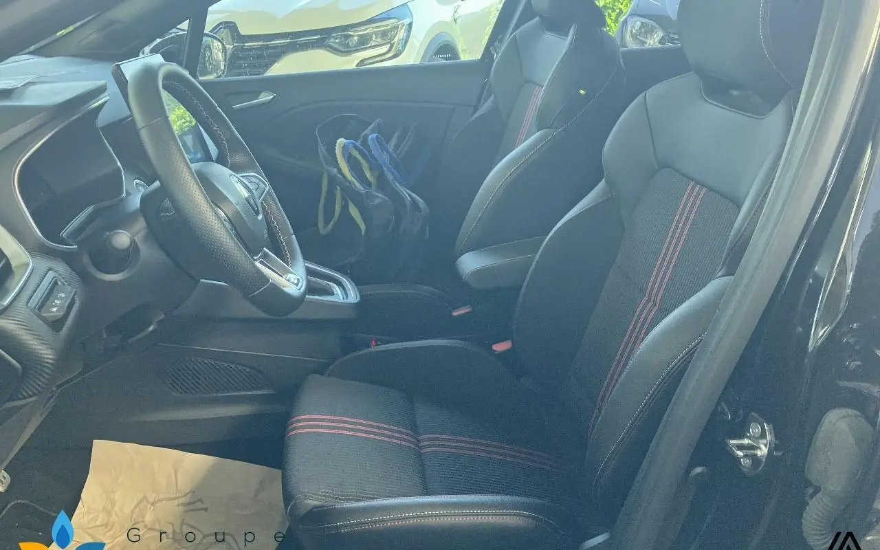 Renault Clio v Clio e-tech 140 - 21n r.s. line 1151 8