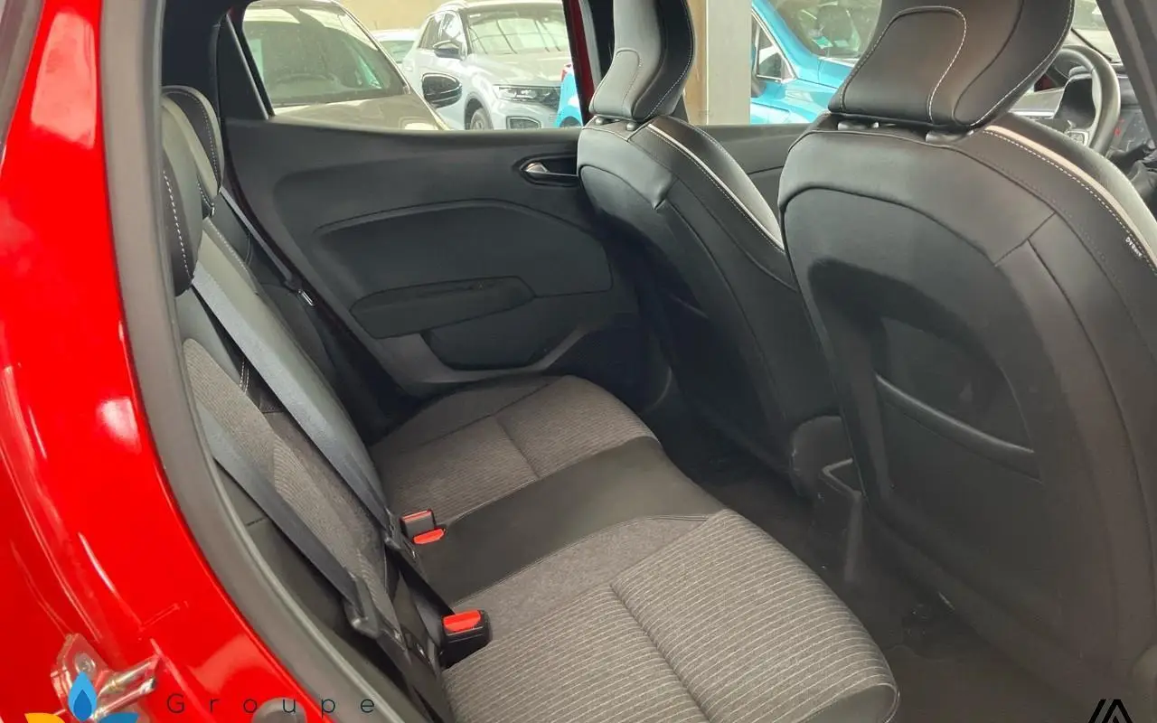 Renault Clio v Clio tce 90 - 21n intens 1160 9