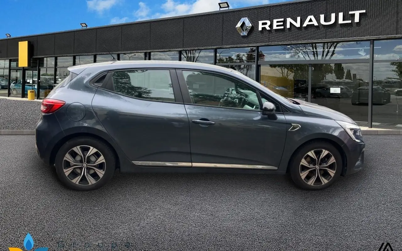 Renault Clio v Clio e-tech 140 - 21n limited 1174 3