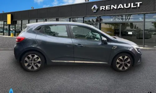 Renault Clio v Clio e-tech 140 - 21n limited 1174 3