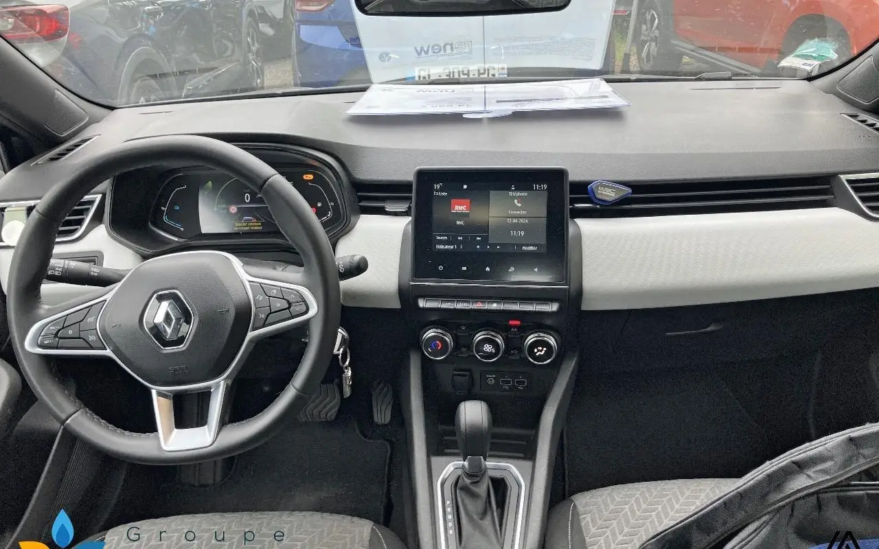 Renault Clio v Clio e-tech 140 - 21n limited 1174 6