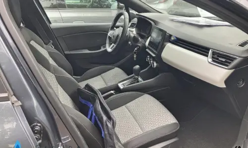 Renault Clio v Clio e-tech 140 - 21n limited 1174 8