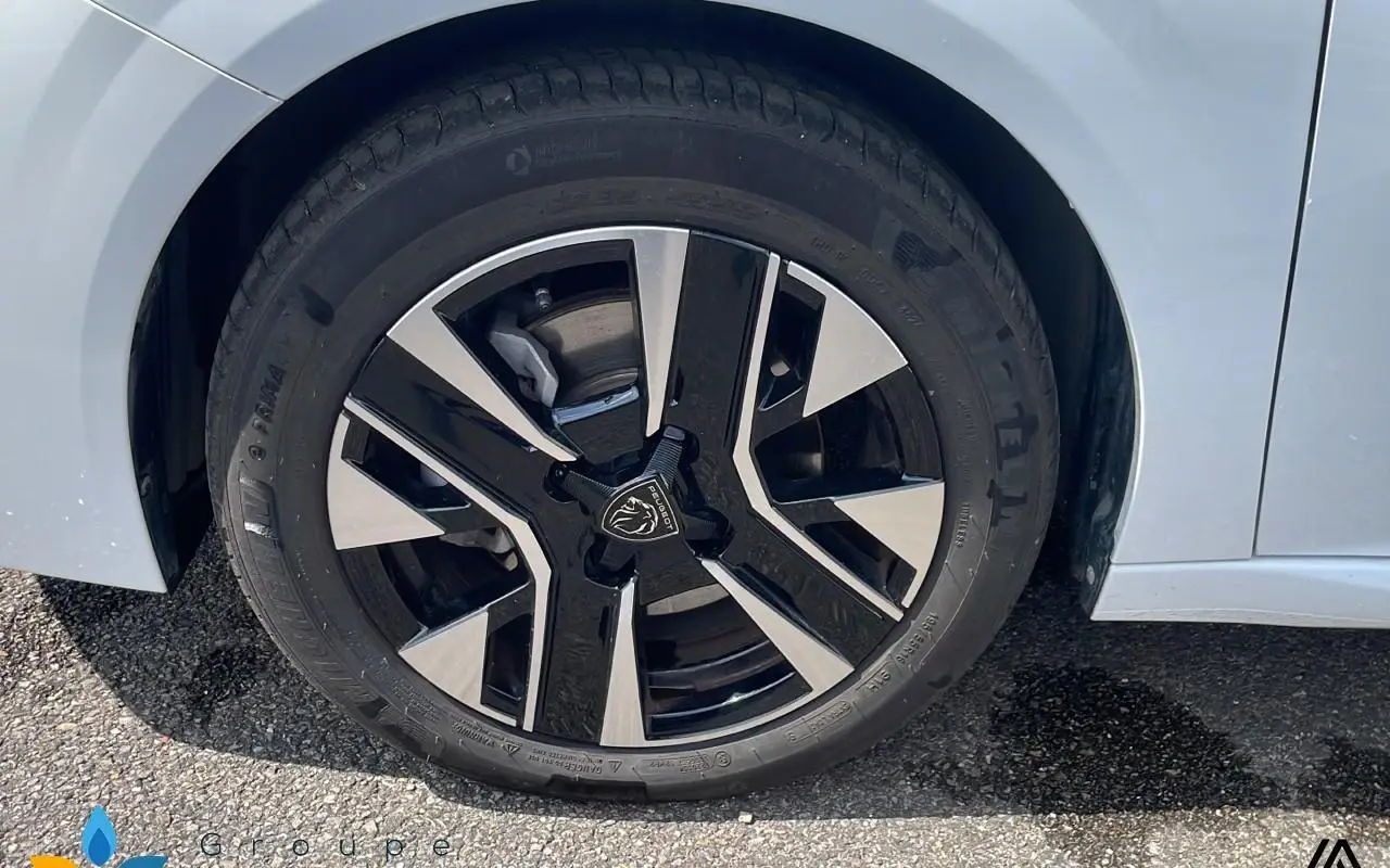 Peugeot 208 Hybrid 100 1183 12