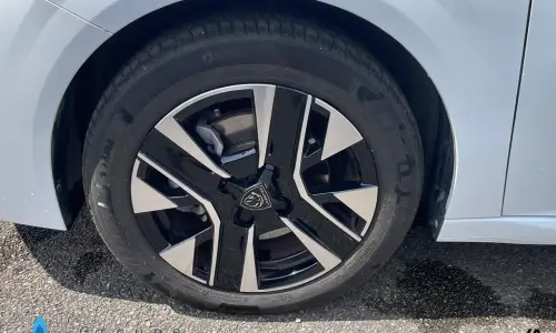 Peugeot 208 Hybrid 100 1183 12