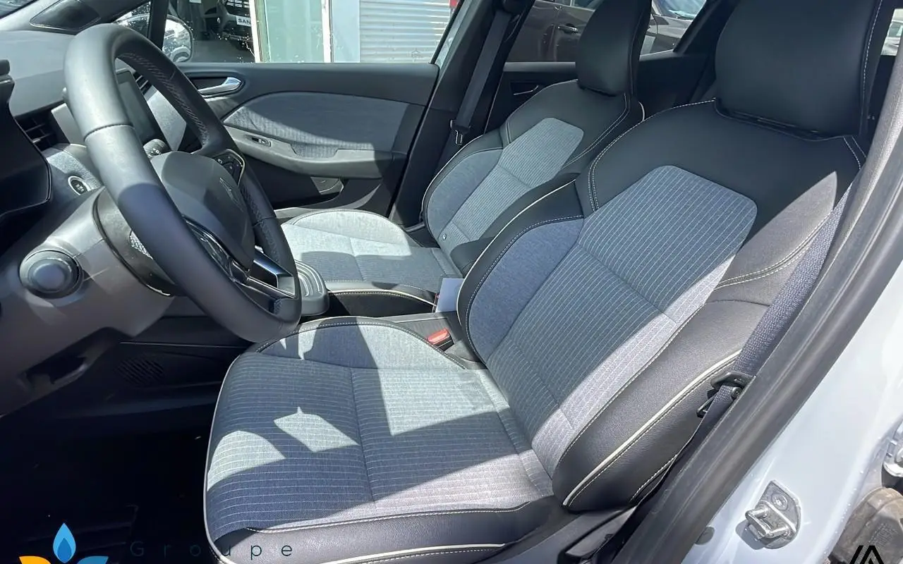 Renault Clio v Clio e-tech full hybrid 145 ch gsr2 techno 1208 8