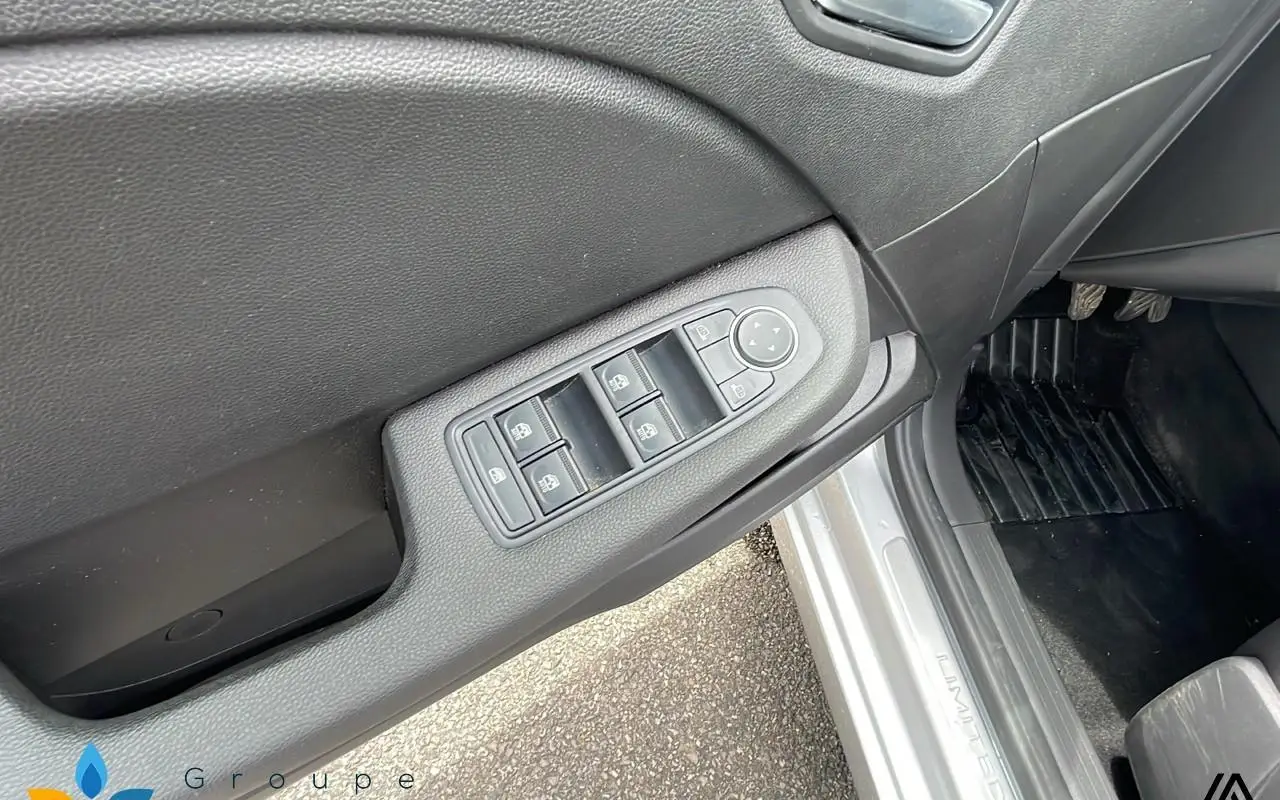 Renault Clio v Clio tce 90 - 21n limited 1209 12