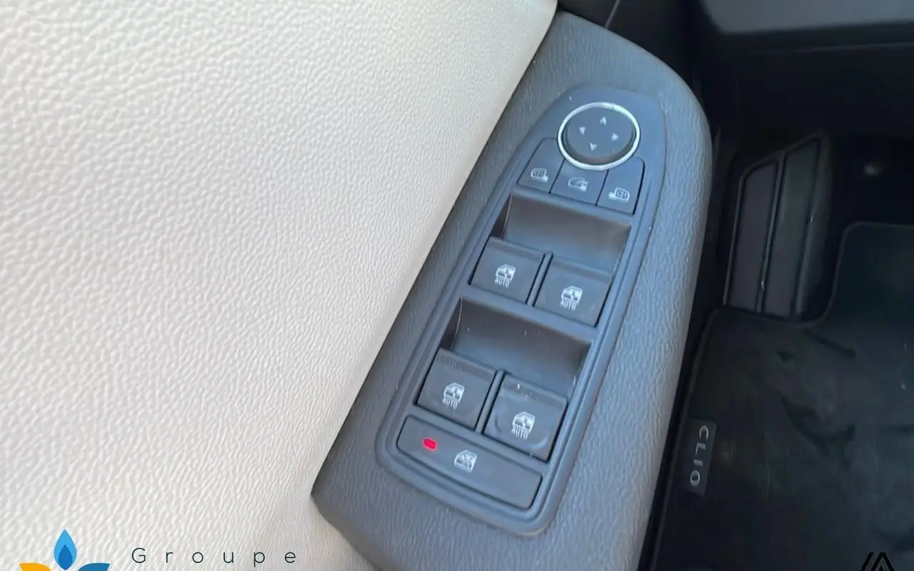 Renault Clio v Clio e-tech 140 - 21n intens 1225 12