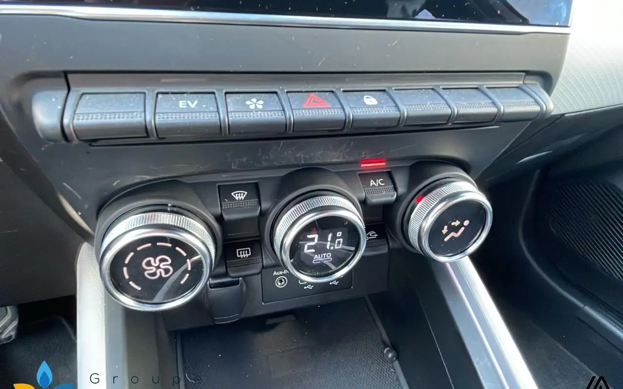 Renault Clio v Clio e-tech 140 - 21n intens 1225 14