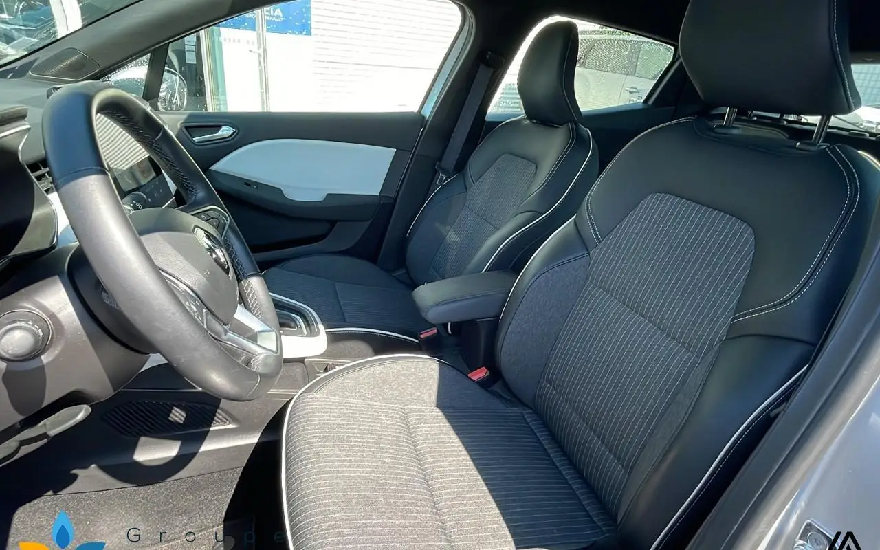Renault Clio v Clio e-tech 140 - 21n intens 1225 8