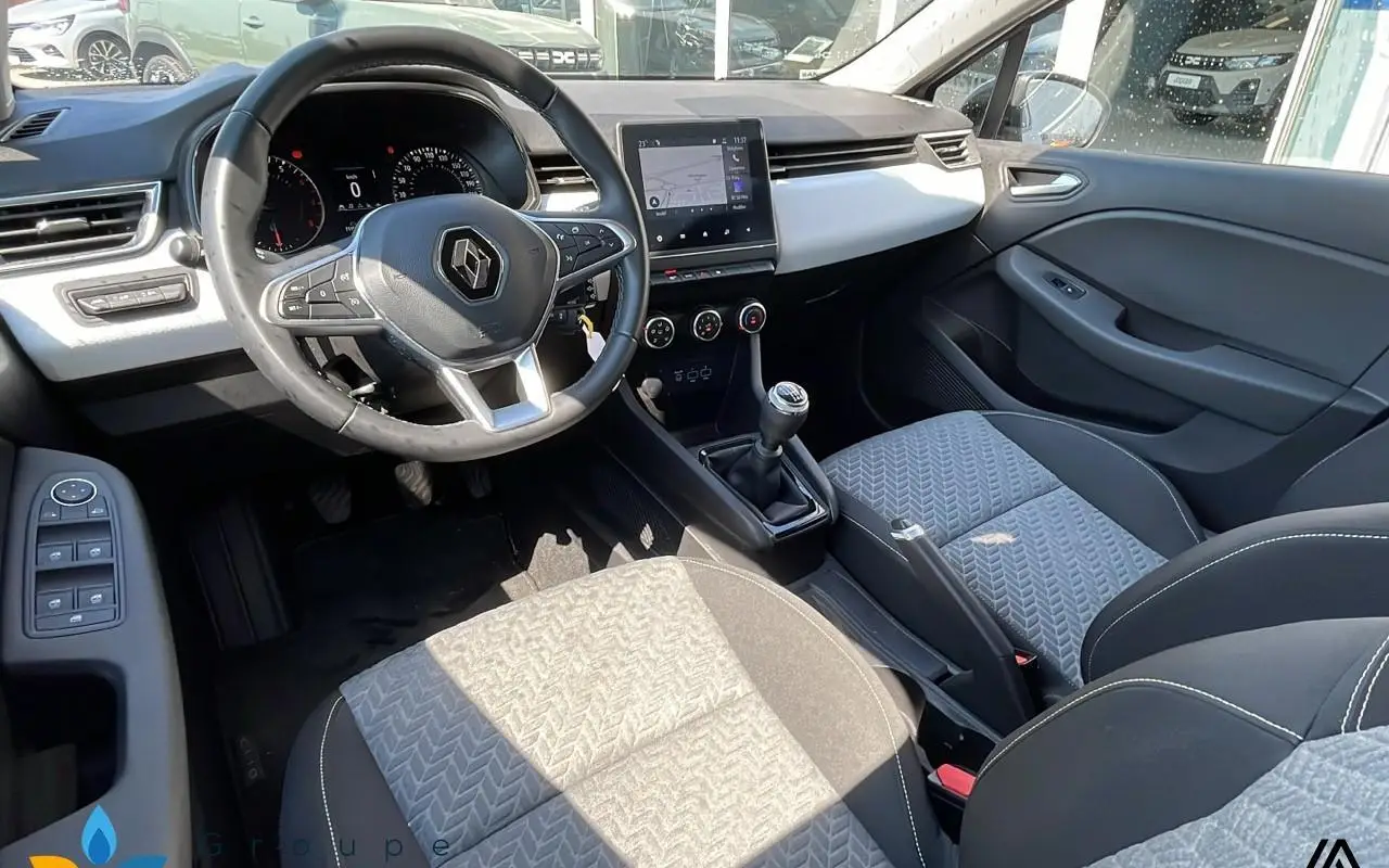 Renault Clio v Clio tce 90 evolution 1233 6