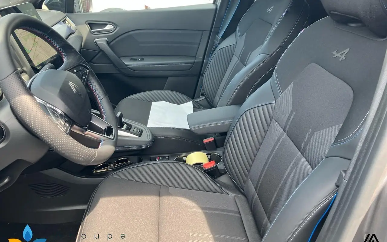 Renault Captur E-tech full hybrid 160 ch techno 1242 8