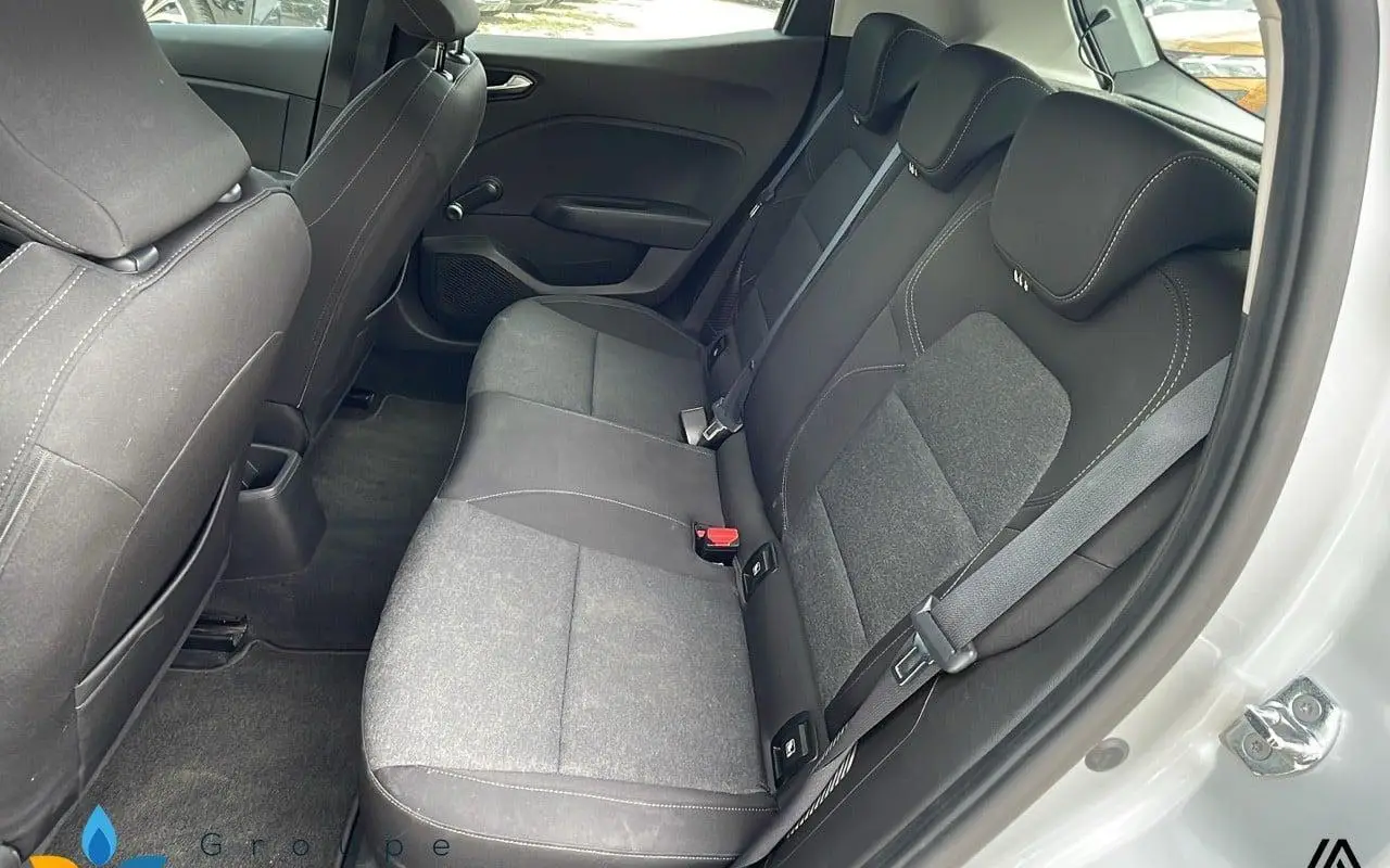 Renault Clio v Clio e-tech 140 - 21n business 1265 9