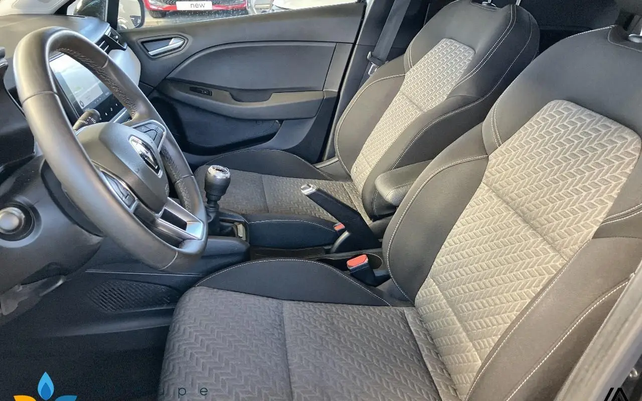 Renault Clio v Clio tce 90 evolution 1282 8