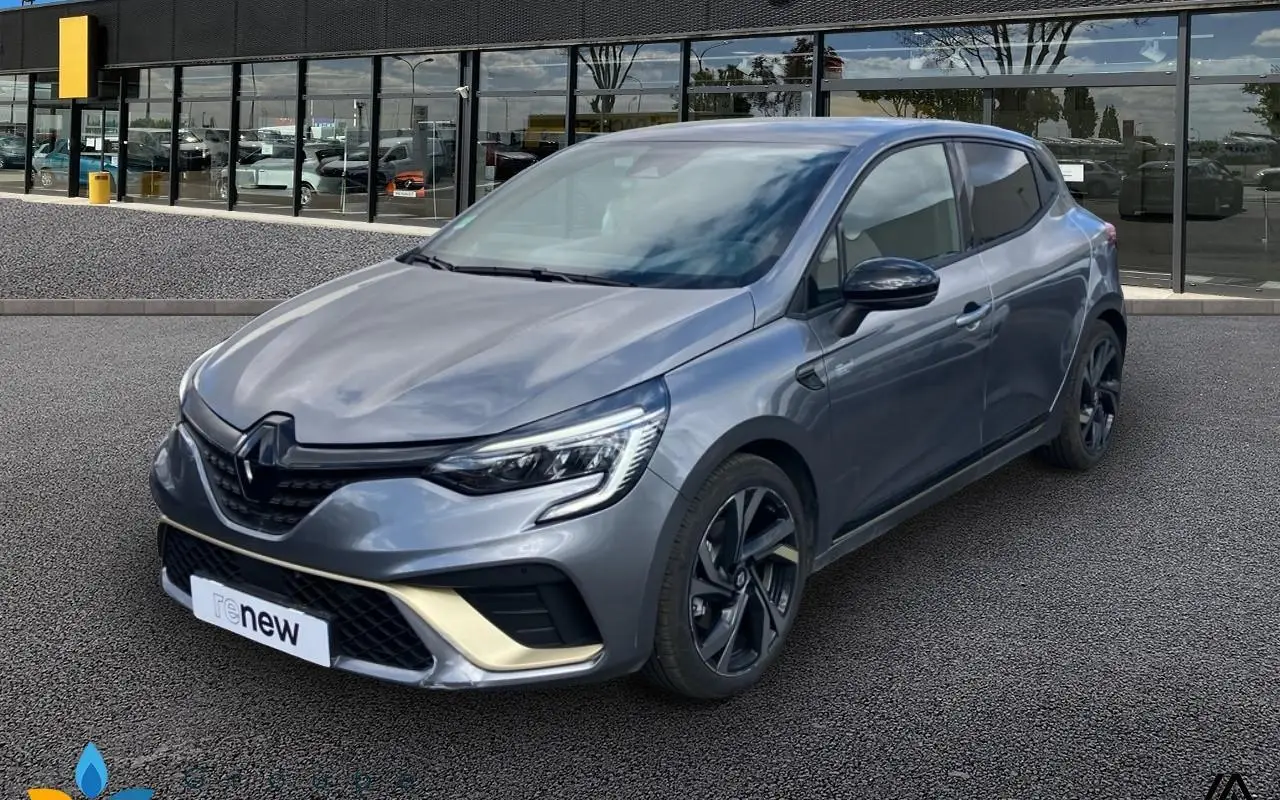 Renault Clio v Clio e-tech full hybrid 145 engineered 1284 1