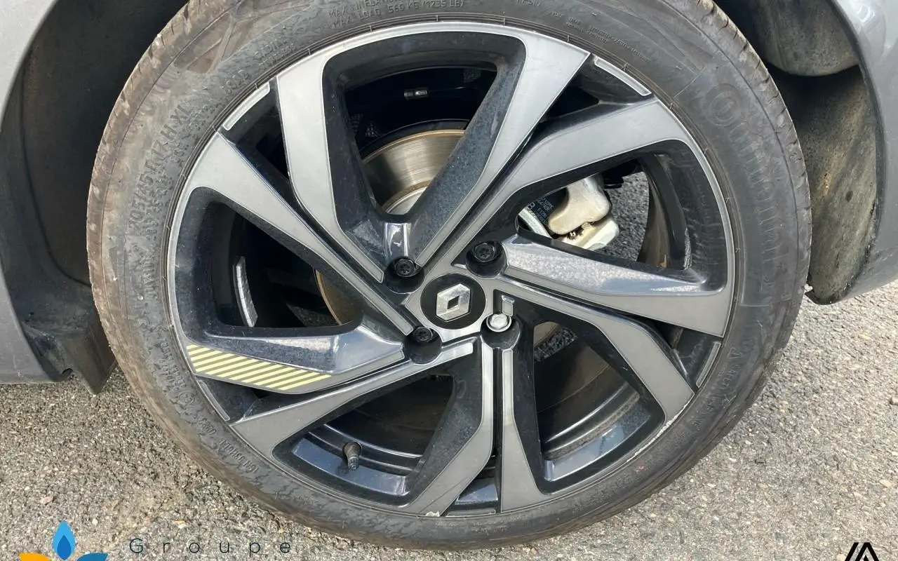 Renault Clio v Clio e-tech full hybrid 145 engineered 1284 11